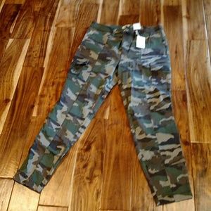 J. Crew Pants - J. Crew camo skinny pants J. Crew Pants - J. Crew camo skinny pants